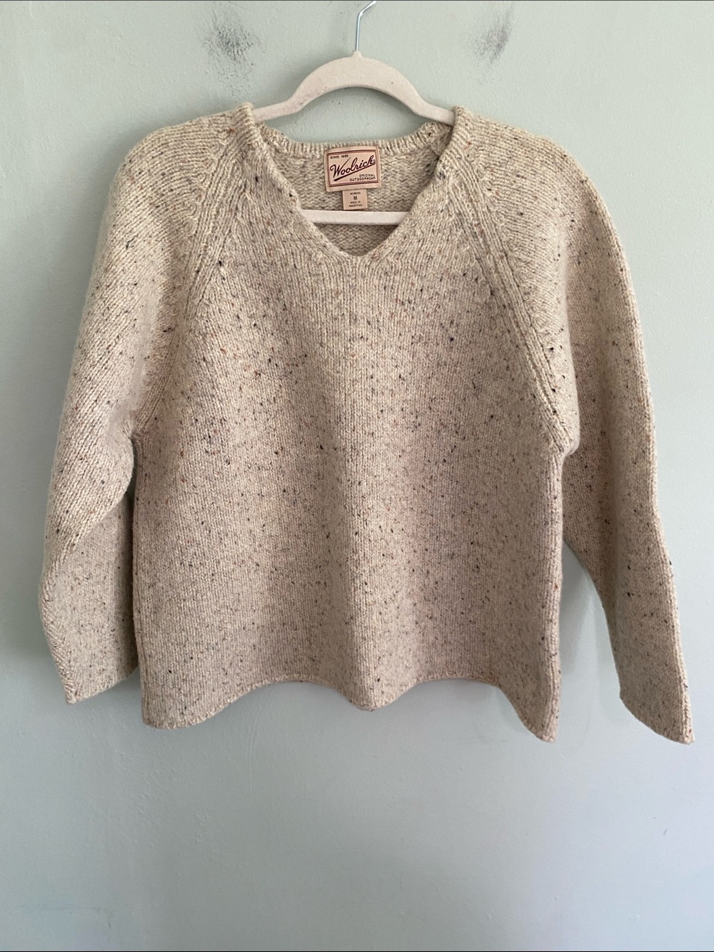Woolrich Women's Cream Speckled V-Neck Sweater 100% Wool Size Medium